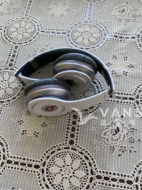 230512174931_Beats Headphone 2.jpg